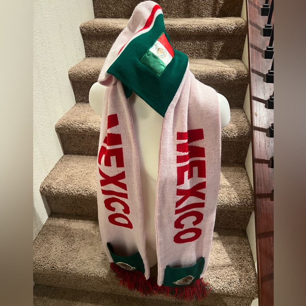 Mexico‎ scarf
